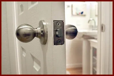 Locksmith Lock Store Bradenton, FL 941-275-1297 - 14-unlock-door