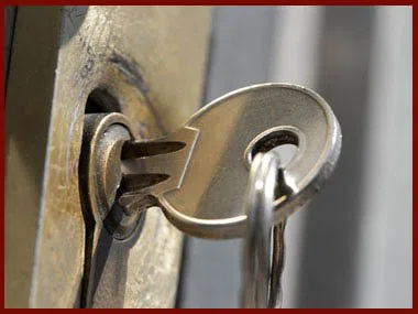 Locksmith Lock Store Bradenton, FL 941-275-1297 - 2-lock-and-key